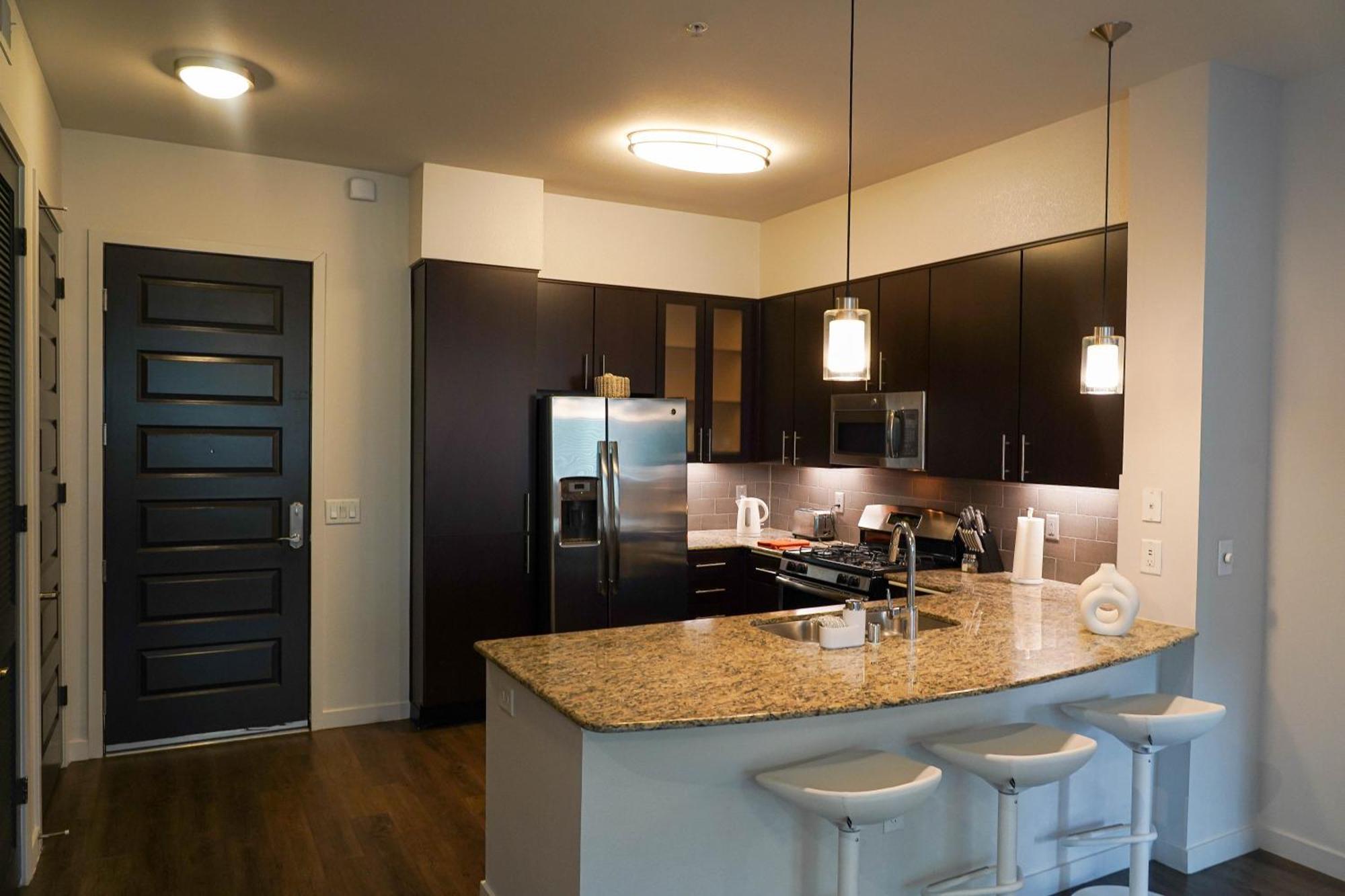 Luxury Designed 2 Bedrooms Part Hotel In Woodland Hills Ca Лос Анджелис Екстериор снимка
