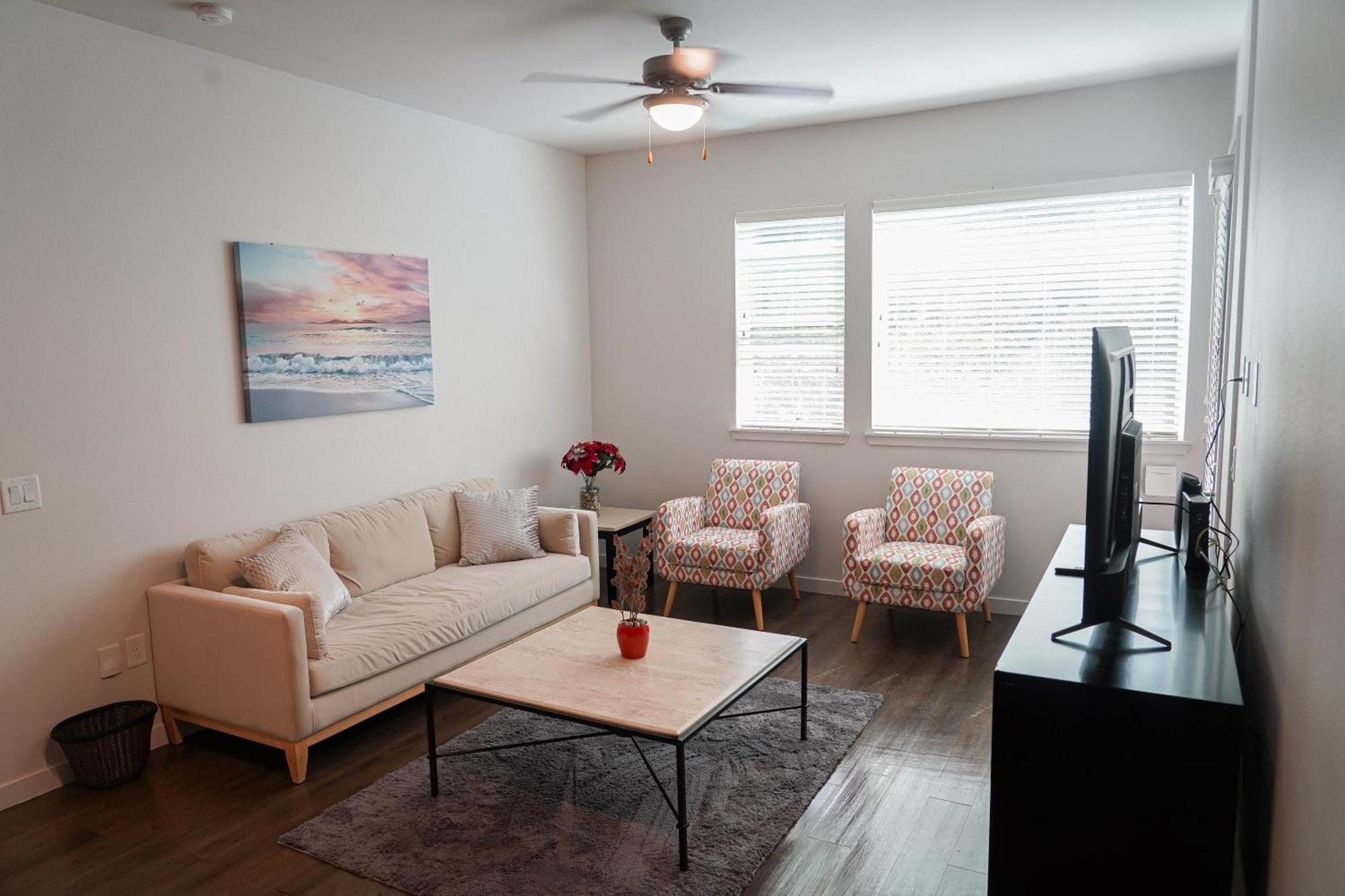 Luxury Designed 2 Bedrooms Part Hotel In Woodland Hills Ca Лос Анджелис Екстериор снимка